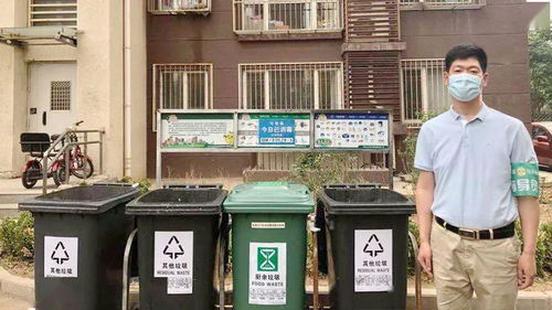 垃圾分類我先行 城市管理委黨員干部積極參與主題雙報到活動，引領城市生活垃圾管理新篇章